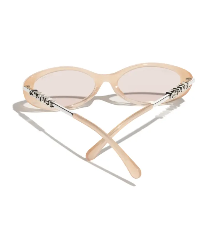 Ovales Beige