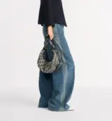 D-Journey Medium Oblique