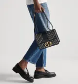 30 Montaigne Oblique