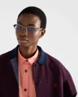 Logo Prada Lilas