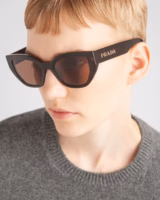Logo Prada Marron