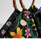 Cabas petit format à motif Flora avec breloque