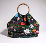 Cabas petit format à motif Flora avec breloque