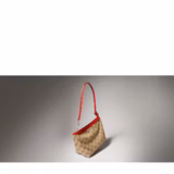 Pochette petit format avec dragonne et plaque Gucci